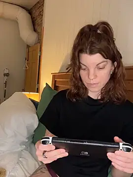 Snapshot of wildefaye chatting on October 5, 1:43 am wildefaye online show from October 5, 1:43 am