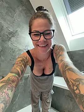 Tatjana Sue online show from April 21, 3:30 pm