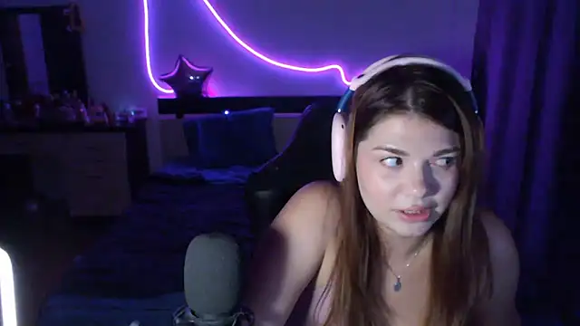 helengilmor online show from September 29, 3:39 pm