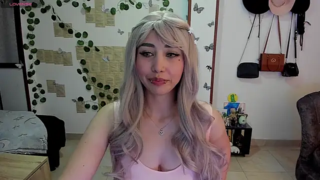 Fiore Sanz  online show from November 25, 2:58 am