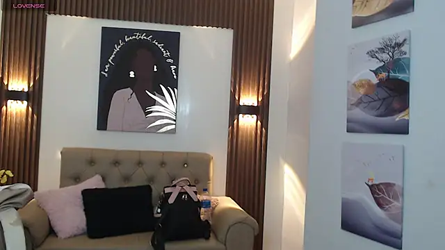 xlunna online show from October 11, 8:11 pm