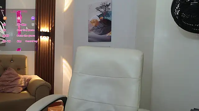 xlunna online show from October 10, 8:03 pm