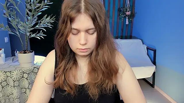 FioraMarmoris online show from March 18, 5:12 am