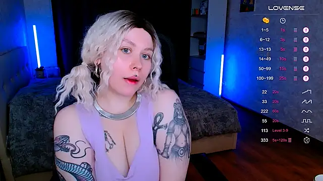 Snow-White  online show from December 14, 8:03 pm