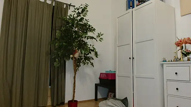 Jasmin-White online show from March 13, 6:53 pm