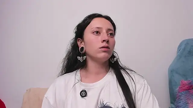 QueenLia online show from June 1, 1:18 am