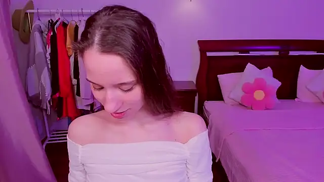 StaceySunny online show from February 8, 5:16 pm