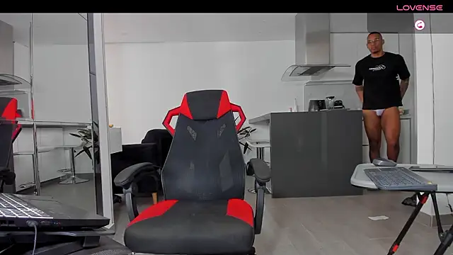 TROYWESLY- online show from February 9, 9:17 pm