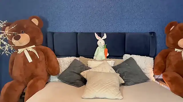 Mika Miller online show from April 6, 11:06 pm