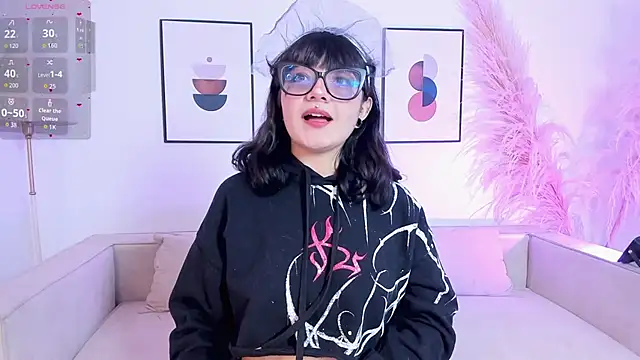 Snapshot of Sweet_Namii chatting on October 14, 8:00 pm Sweet Namii online show from October 14, 8:00 pm