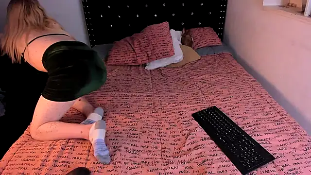 valerie luxe  online show from March 18, 6:07 am