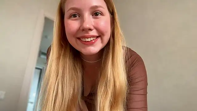 HoneyAudrey online show from June 15, 2:45 am