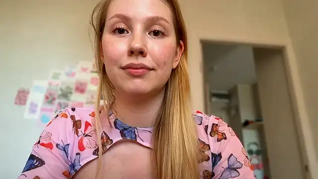 HoneyAudrey online show from June 24, 3:27 am