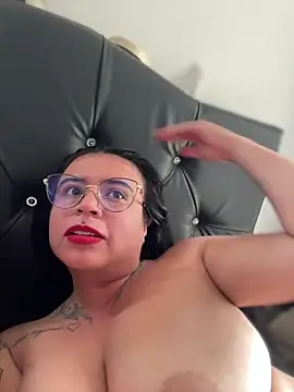 Devilsweet17 online show from March 22, 9:10 pm