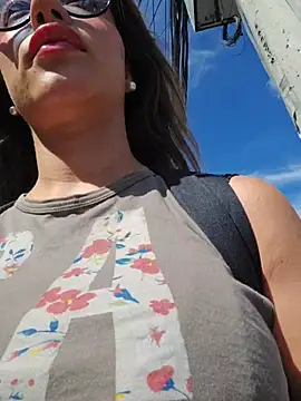 Karen San Miguel online show from April 1, 7:44 pm