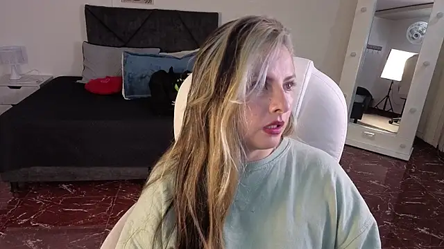 brandy sweet  online show from January 17, 4:09 am