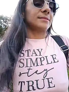 Leslly  online show from April 22, 1:19 pm