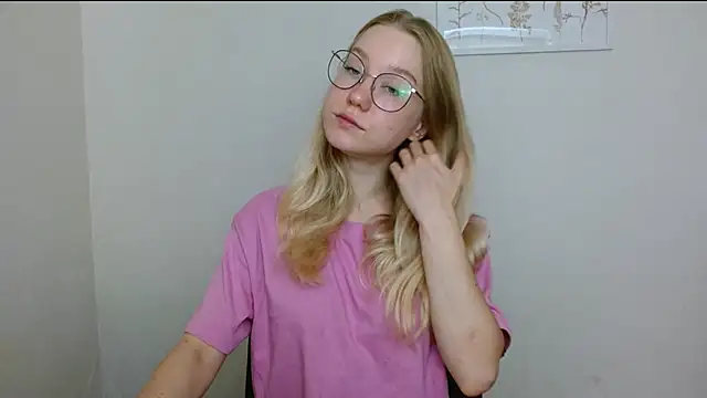 cindi hot online show from September 16, 9:06 am