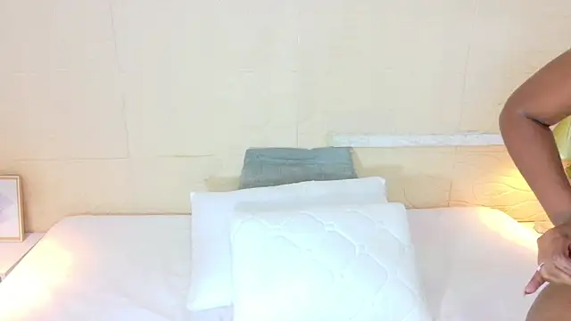 Snapshot of Shamiraa_moore chatting on October 20, 8:23 pm Shamiraa moore online show from October 20, 8:23 pm
