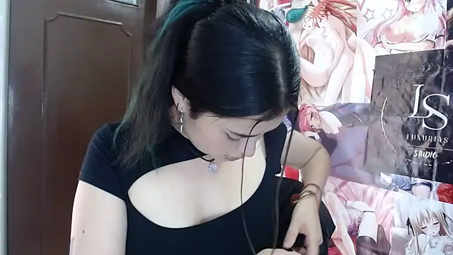 Nylaahh  online show from October 11, 7:49 pm