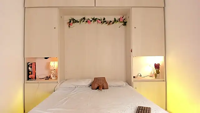 KendallRosse1 online show from March 25, 12:19 pm