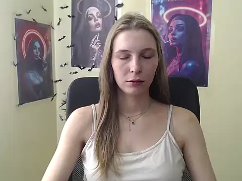 StrangerGi online show from April 4, 6:23 am