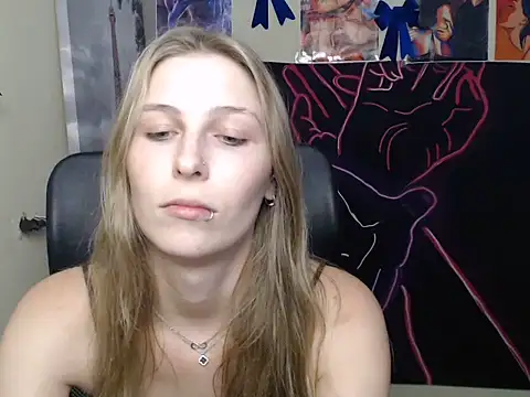 StrangerGi online show from July 7, 11:57 am