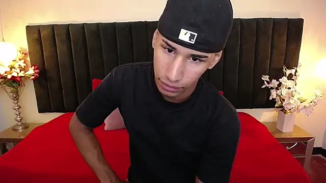 soft attraction online show from March 31, 8:09 pm