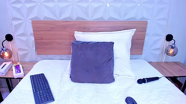 Stacey white  online show from November 26, 8:43 pm