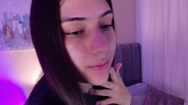 dakotaa   online show from April 17, 6:10 pm