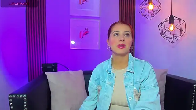 Nahiajhonson  online show from March 4, 12:23 pm