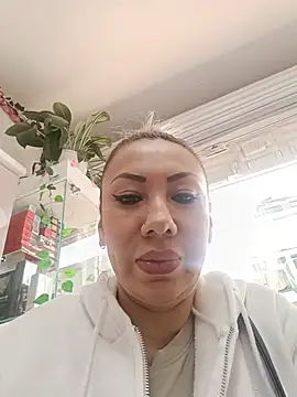 coral smitth online show from June 4, 6:23 pm