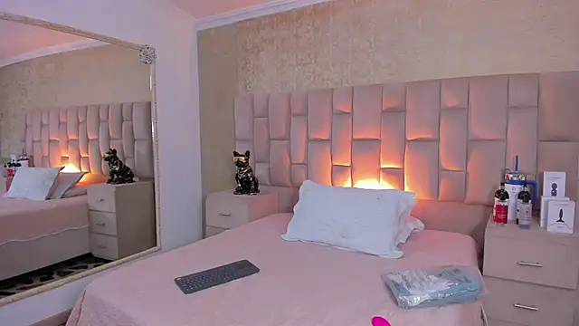 EmmaTorres  online show from October 27, 8:36 pm