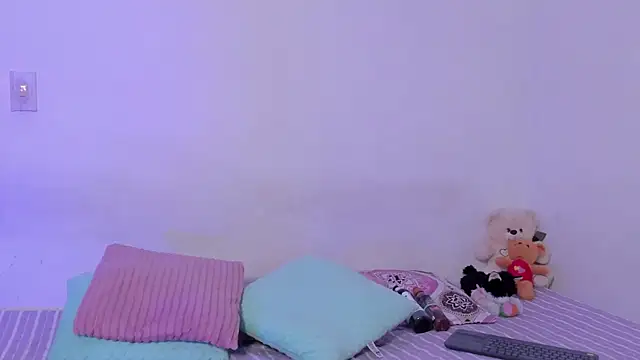 crystalvazquez online show from October 24, 3:30 pm