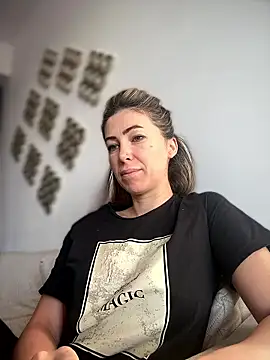 RaquelleDevon online show from January 12, 7:02 am