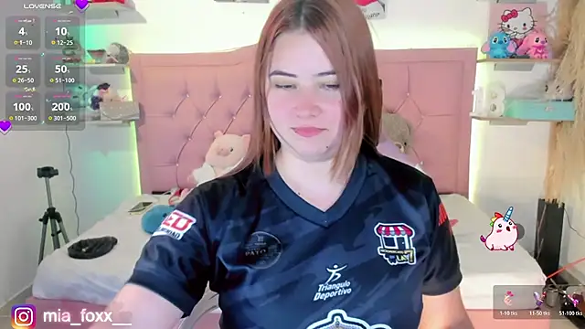 Mia foxx  online show from January 16, 11:12 pm