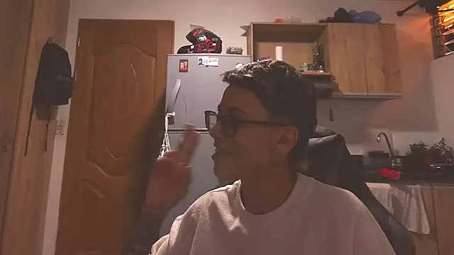 Cutie Shy  online show from March 8, 12:07 am