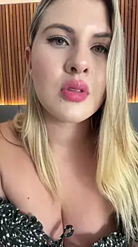 EmiilyAdams  online show from February 26, 10:31 pm