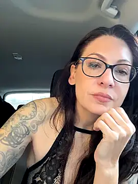 BeautifulMesss online show from November 3, 4:11 pm