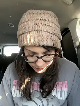 BeautifulMesss online show from February 8, 2:32 pm