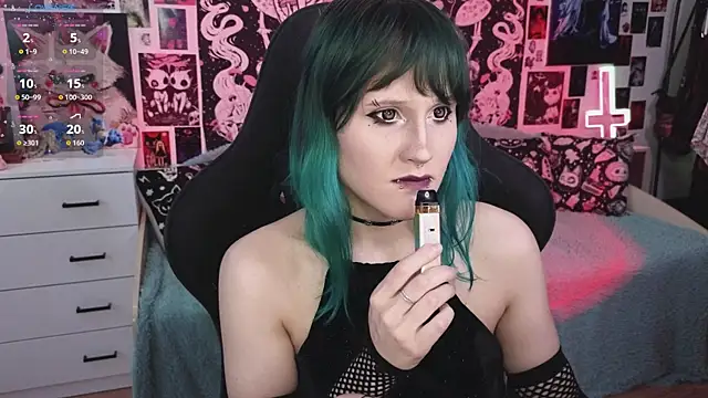 little Elika online show from August 4, 8:15 pm