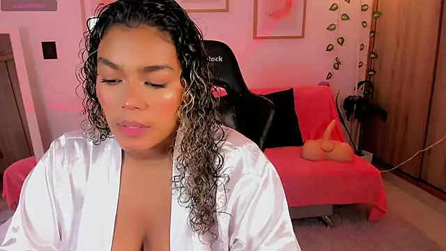 aleja montiel   online show from April 16, 12:49 pm