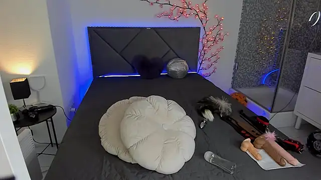 CassieEvans online show from December 3, 6:38 am