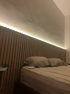 Beautiful arab online show from April 17, 9:00 am