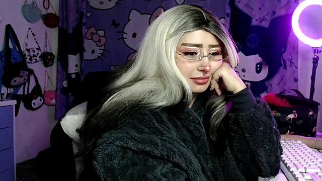 lussyevans24 online show from March 20, 5:56 am