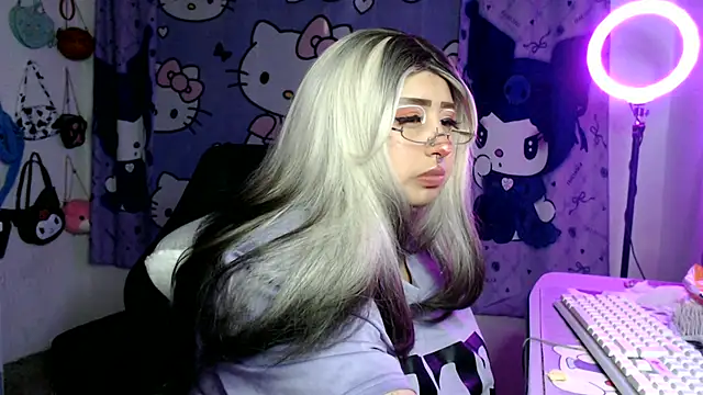 lussyevans24 online show from March 16, 5:44 am