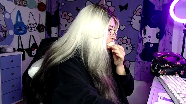 lussyevans24 online show from February 27, 7:19 am