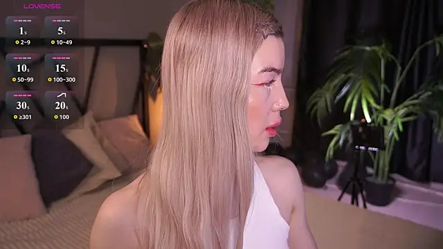 LindaThacker online show from March 26, 4:25 am