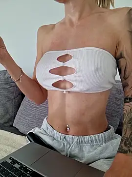 EileX official online show from April 9, 6:19 am