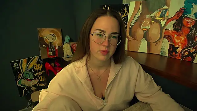 luxie milady online show from March 30, 1:00 pm